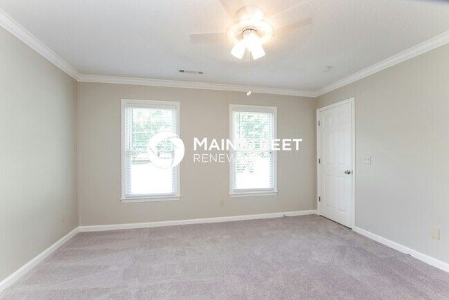 Building Photo - 3 Bedroom Pet-Friendly Home in High Point,...
