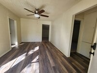 Building Photo - 1516 Lindsey St