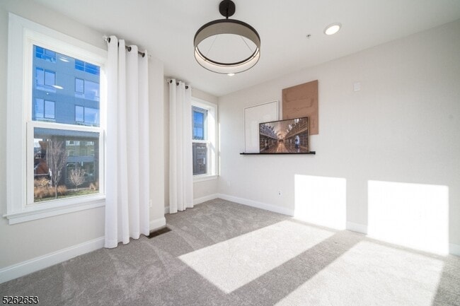 Building Photo - 8 Jessica Ln