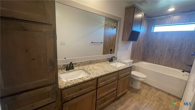 Building Photo - 2412 Duntov Dr