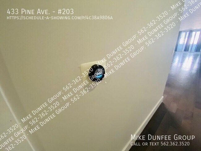 Building Photo - 433 Pine Ave