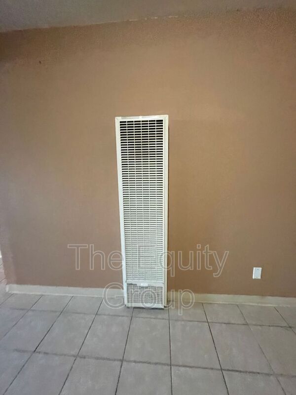 Building Photo - 32606 Rd 124