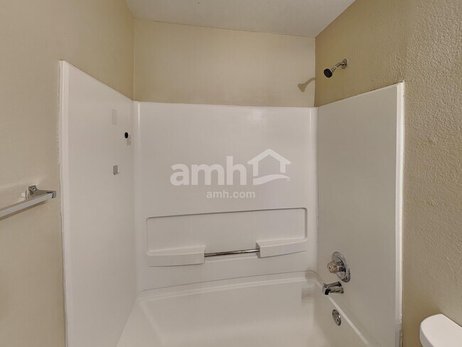 Building Photo - 11004 Monahan Park