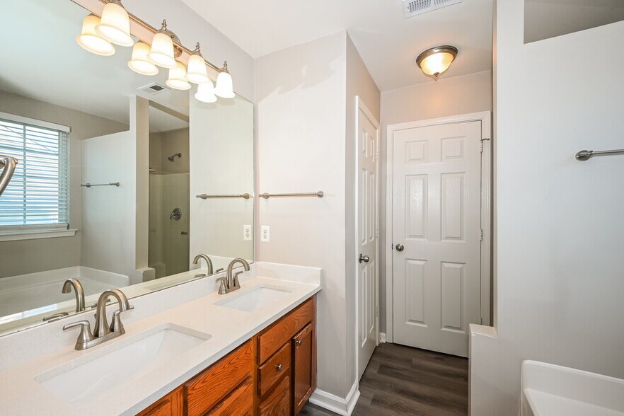 Building Photo - 1322 Rumstone Ln