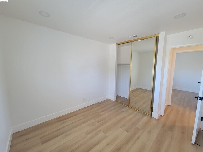 Building Photo - 2210 Sierra Ct