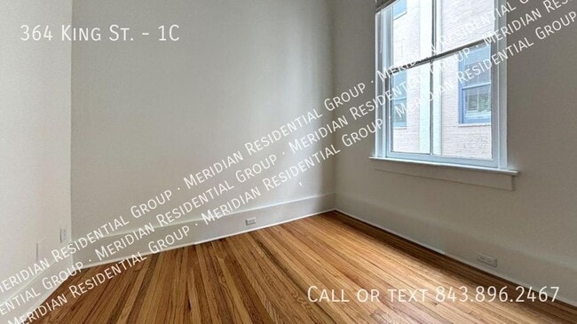 Building Photo - 364 King St