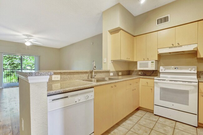 Building Photo - 270 Crestwood Cir