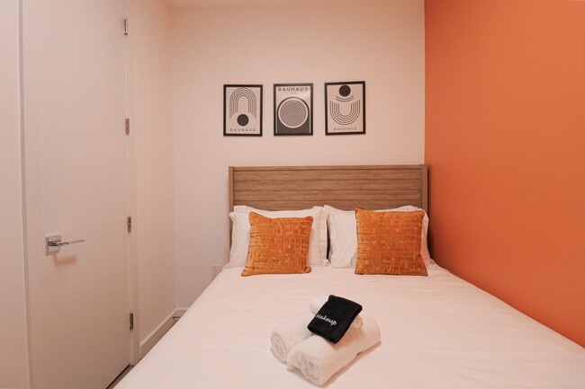 Building Photo - 1806 A St NE