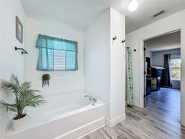 Building Photo - 13841 Chihuly Ct