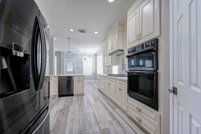 Building Photo - 6227 Presidio Canyon Dr