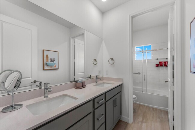 Building Photo - 624 Hookline Cir