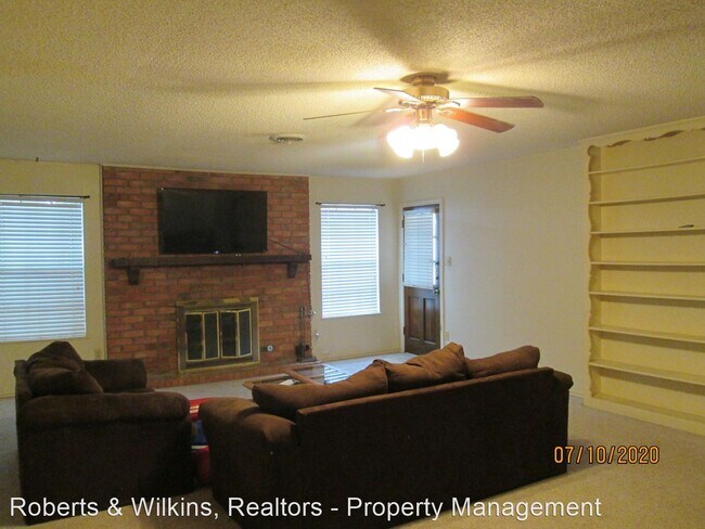 Building Photo - 2 br, 1.5 bath House - 2802 Edgemere Drive