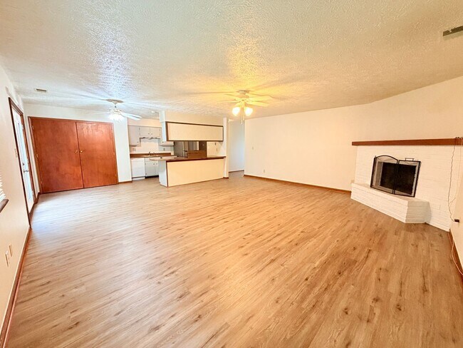 Building Photo - 378 Boonesboro Rd