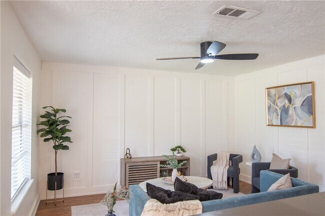 Building Photo - 3213 Heatherwood Dr