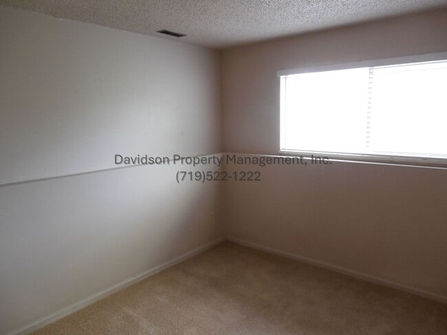 Building Photo - Charming 4-Bedroom House in Northeast Colo...