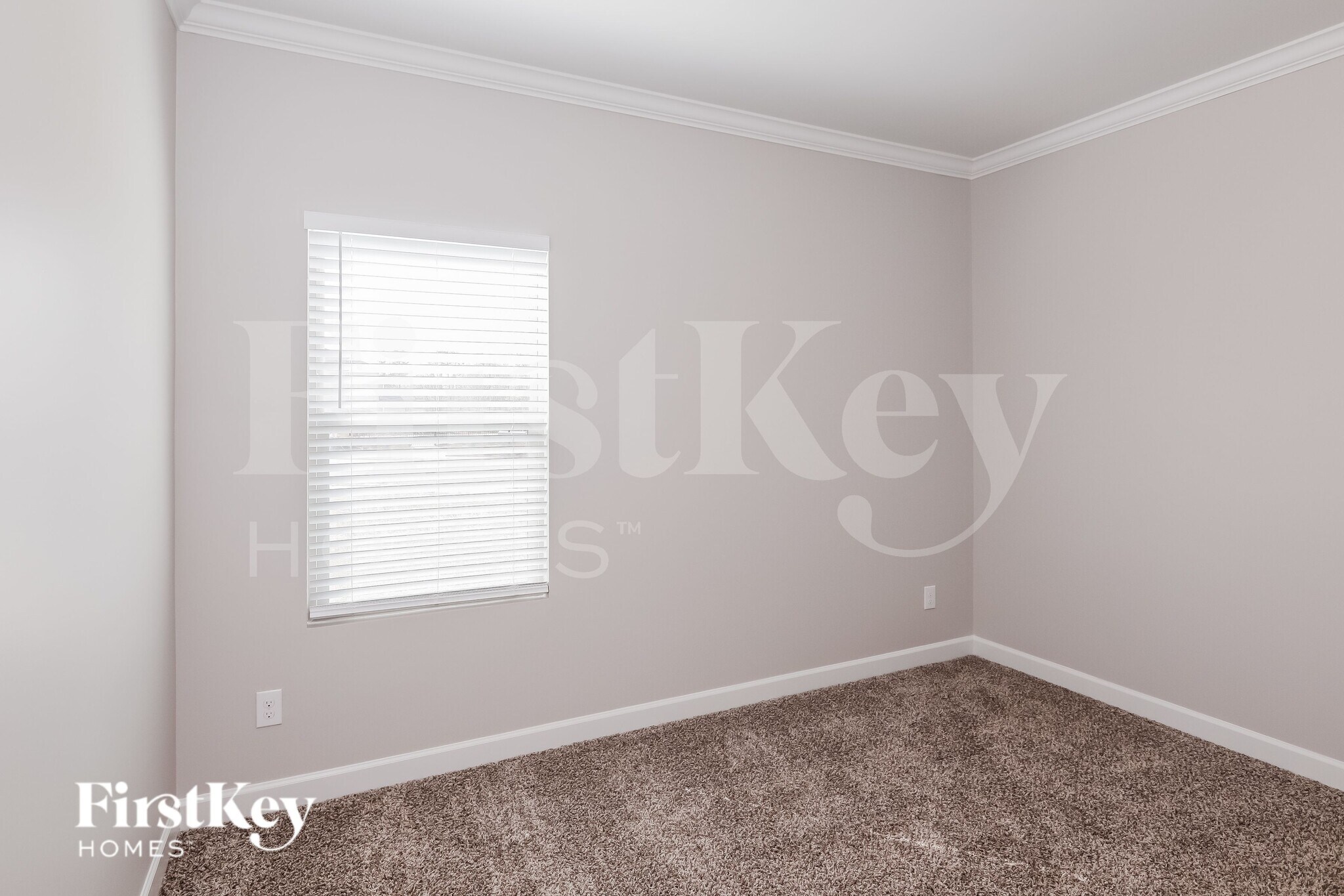 Building Photo - 3207 Elmwood Dr