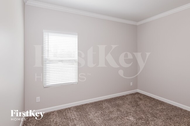 Building Photo - 3207 Elmwood Dr