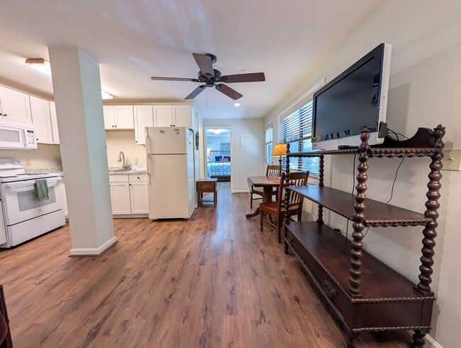 Building Photo - Furnished Montreat Basement Apartment! - Utilities Included