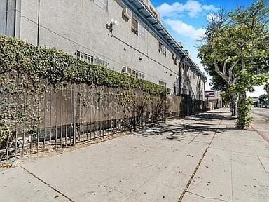 Building Photo - 3806 S Broadway