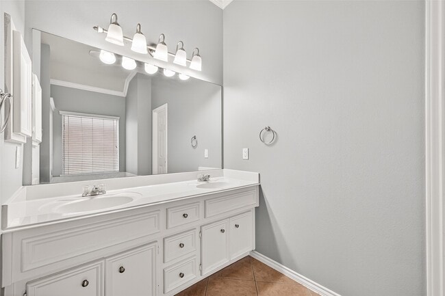 Building Photo - 26806 Shoal Hollow Ct