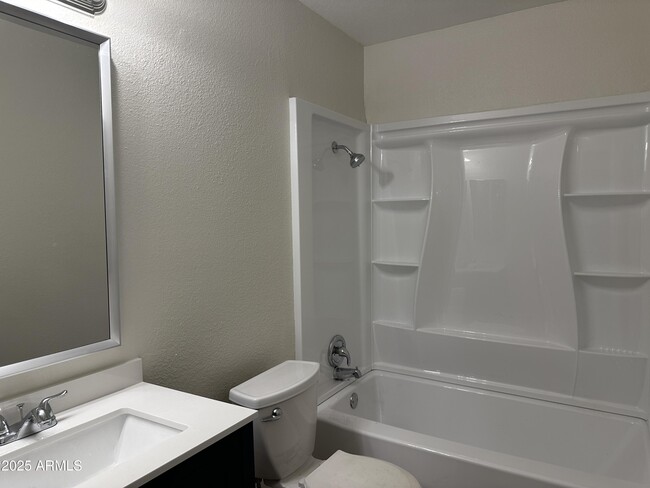 Building Photo - 2514 S Cottonwood Dr