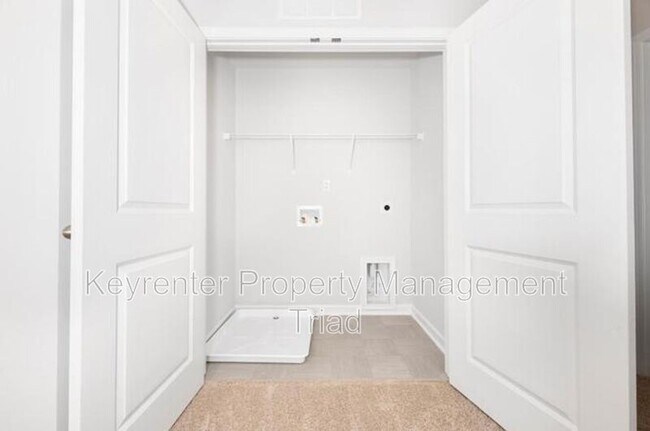 Building Photo - 1122 Banworth Ct