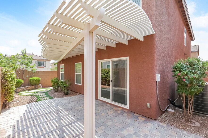 Building Photo - 9004 Tropical Tide Ct