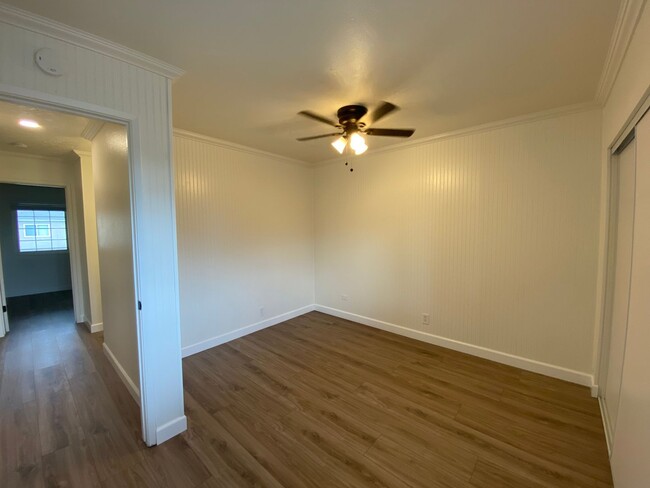 Building Photo - Tastefully Renovated Townhouse Available t...