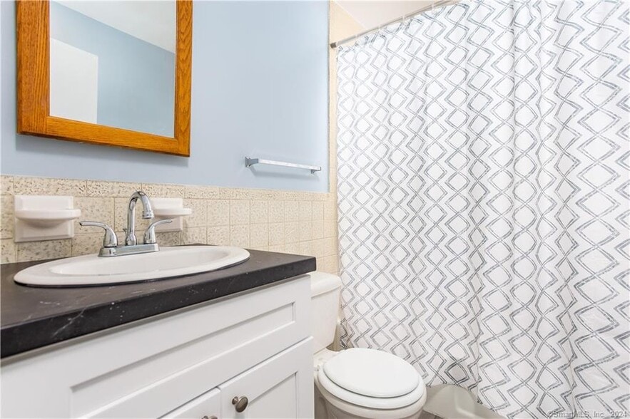 Building Photo - 49 Willard St