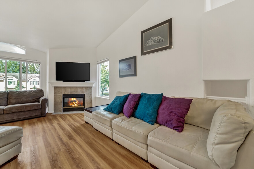 Building Photo - 1006 San Fernando St