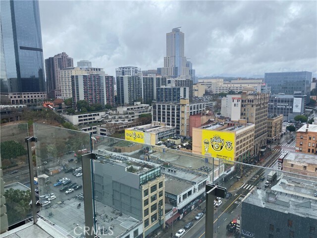 Building Photo - 400 S Broadway