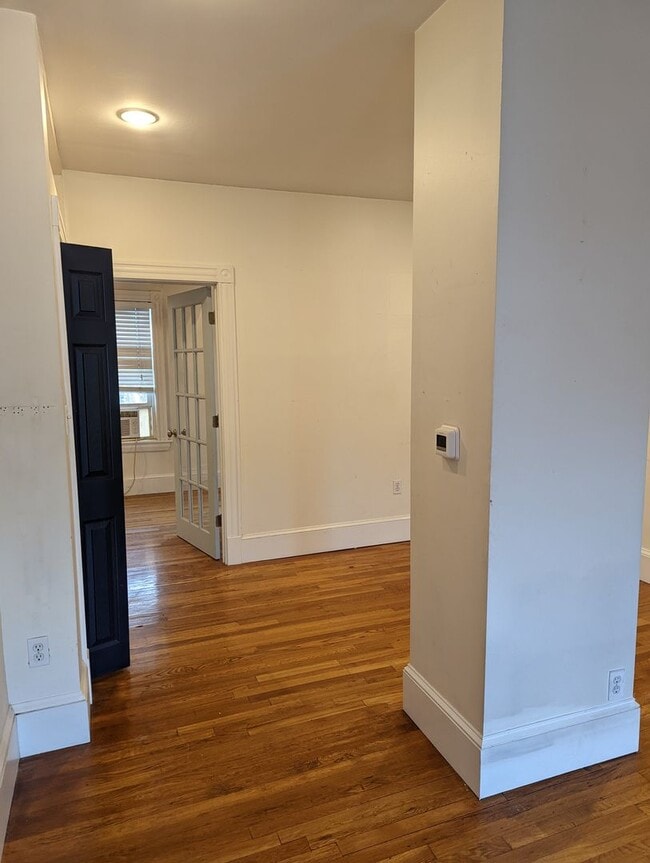 Building Photo - SEPTEMBER 1 Somerville Union Sq 1 BR with deck