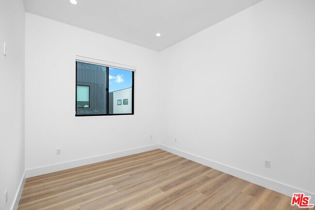 Building Photo - 5315 Ben Ave