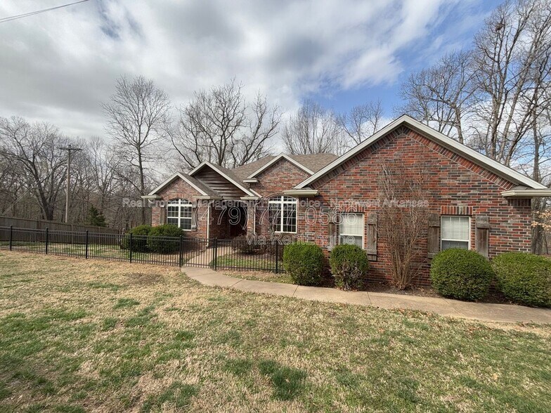 Building Photo - 8763 Apple Glen