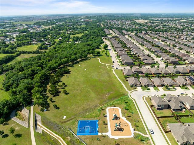 Building Photo - 300 Kelvington Dr