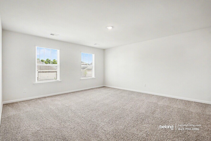 Building Photo - 1614 Yarrow Ln