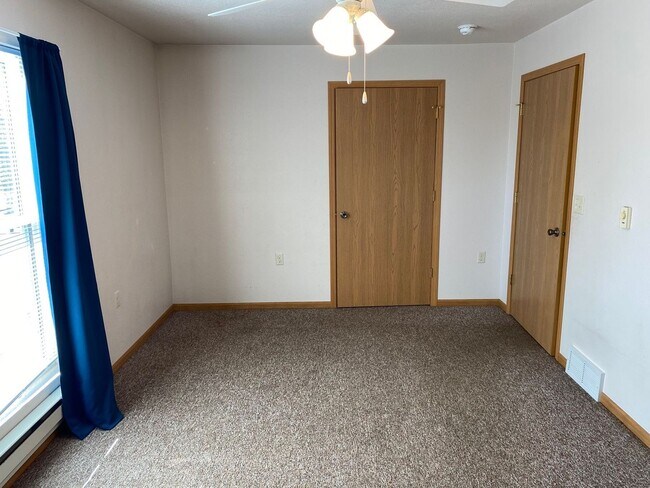 Building Photo - 127 E Rives St