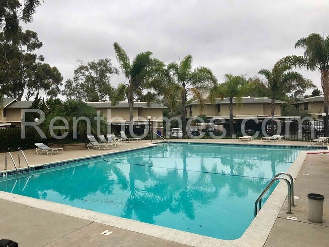 Building Photo - 9628-32 Caminito Del Feliz, Spacious Townhome in Great Community Close to UCSD!