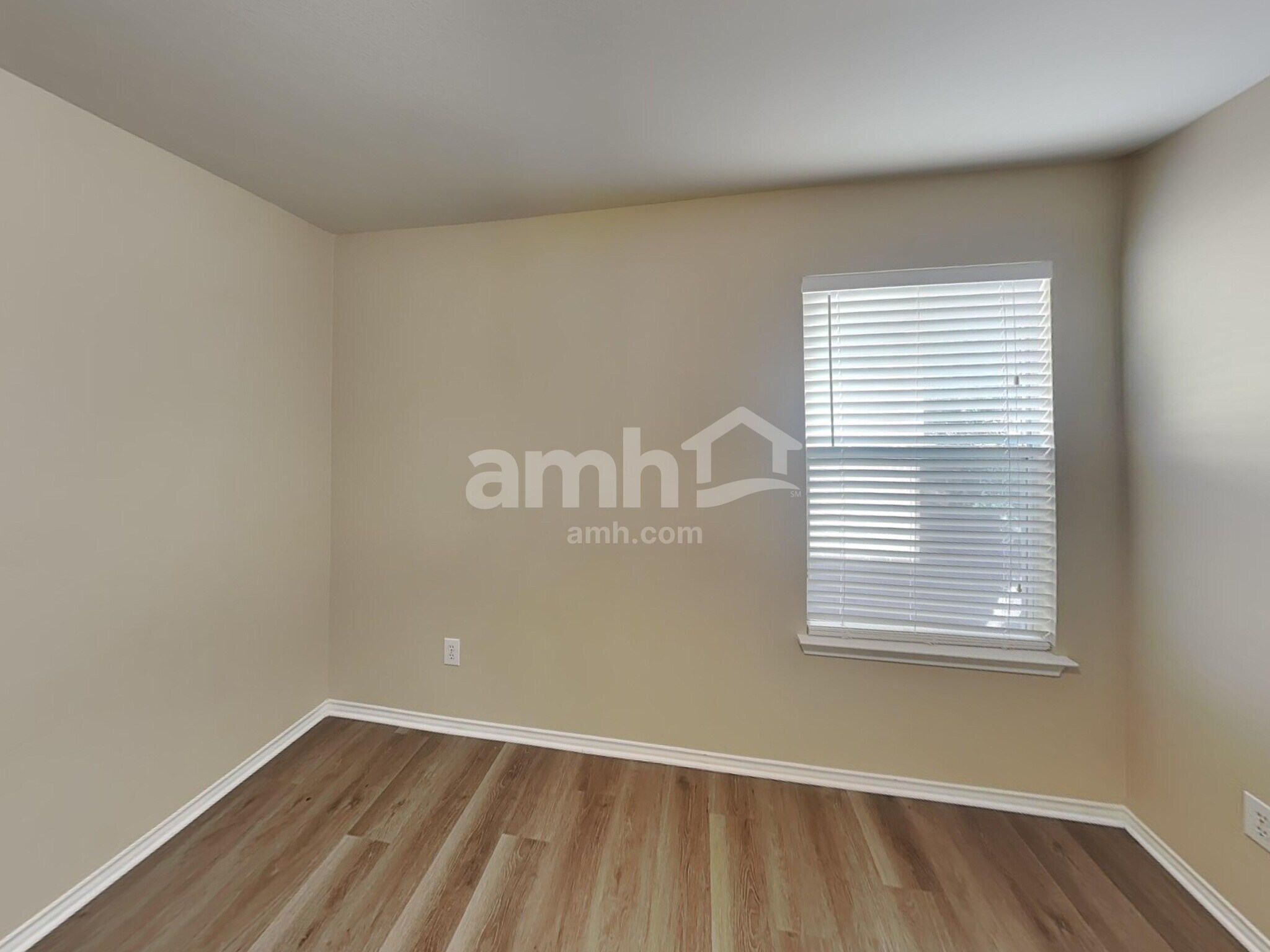 Building Photo - 26814 Sparrow Rdg