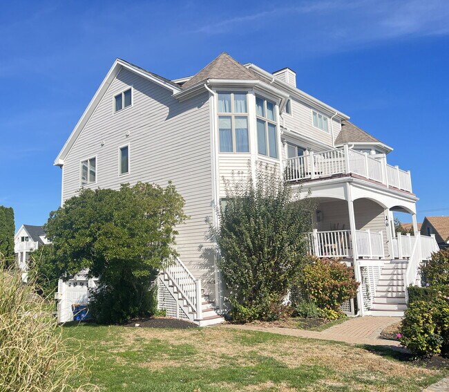 Building Photo - 170 Cliff Ave