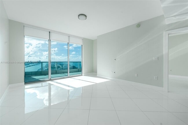 Building Photo - 900 Biscayne Blvd