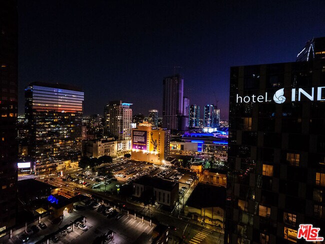 Building Photo - 877 Francisco St