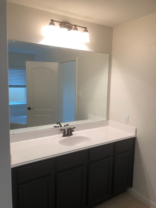 Mater Bathrrom - 22607 August Crow Dr