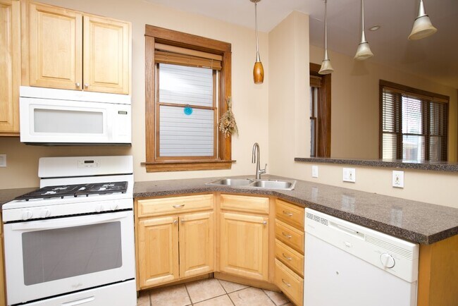 Building Photo - 1002 Beloit Ave