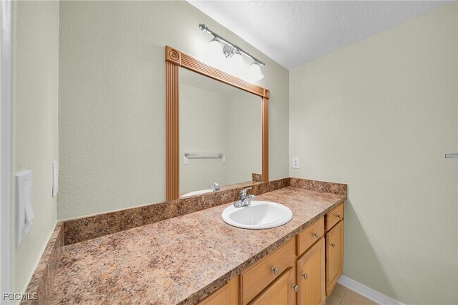 Building Photo - 3338 N Key Dr