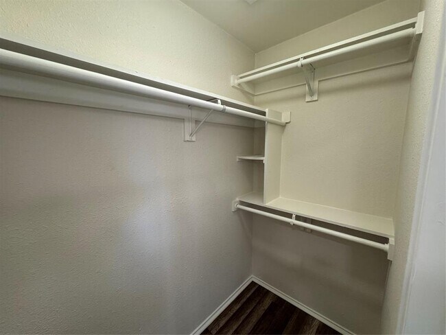 Building Photo - 301 Mesa Dr