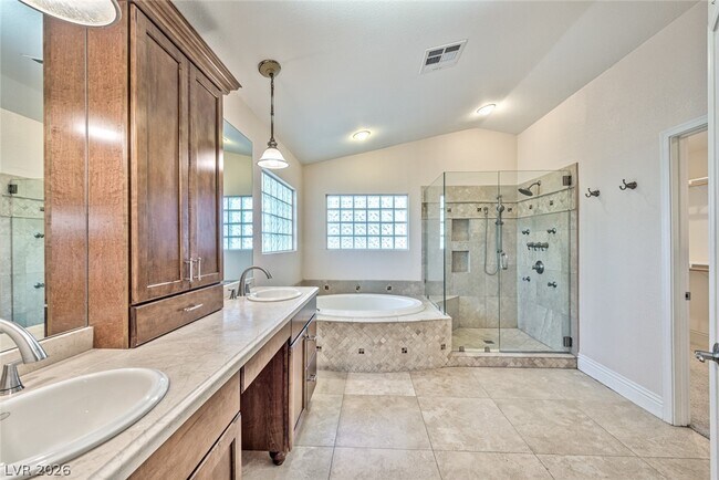 Building Photo - 2175 Fountain Springs Dr