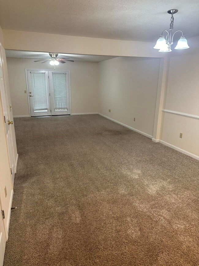 Building Photo - 1017 Smither Dr