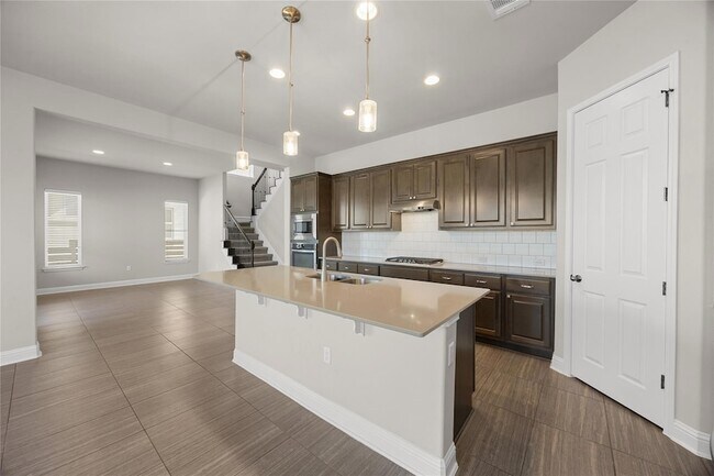 Building Photo - 7102 Cut Plains Trail