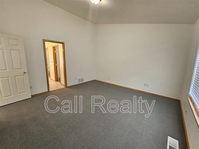 Building Photo - 1021 Malvern St